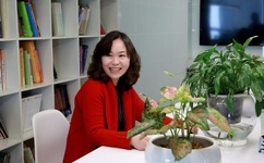 三个黑人三个金发美女